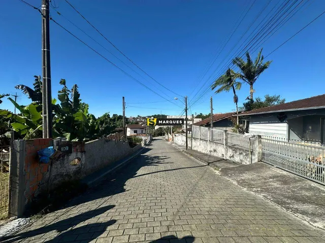 Imagem: A casa possui 2 Dormitórios, 1 Banheiro, 399m² de Área,