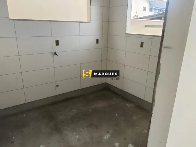 Imagem 5: Terreno de 600m² com área comercial construída - Bairro Vila Nova