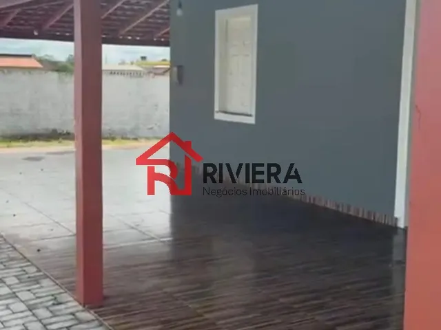Imagem: A casa possui 6 Dormitórios, 4 Banheiros, 1.800m² de