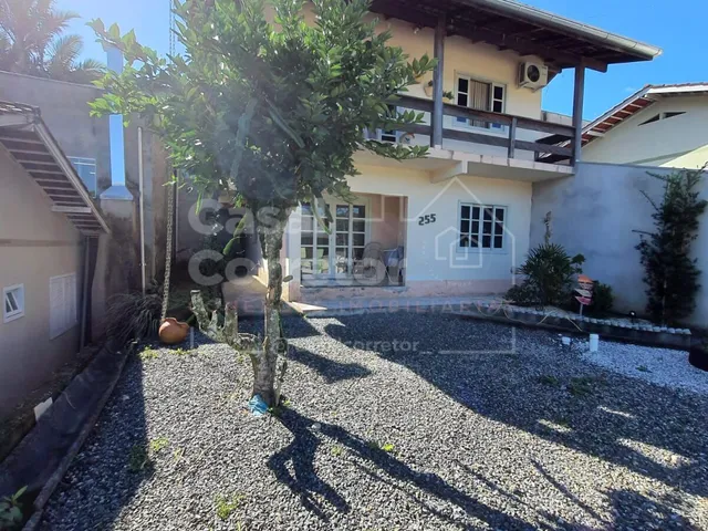 Imagem: Casa à venda no bairro Santa Terezinha