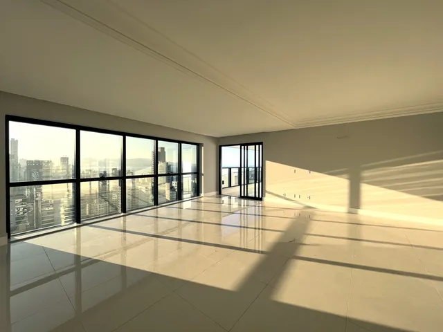 Imagem 5: Paramount Tower Apartamento com 4 dormitórios