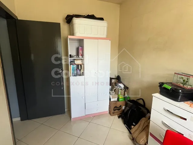 Imagem 13: Casa com 3 quarto e um amplo espaço de terreno