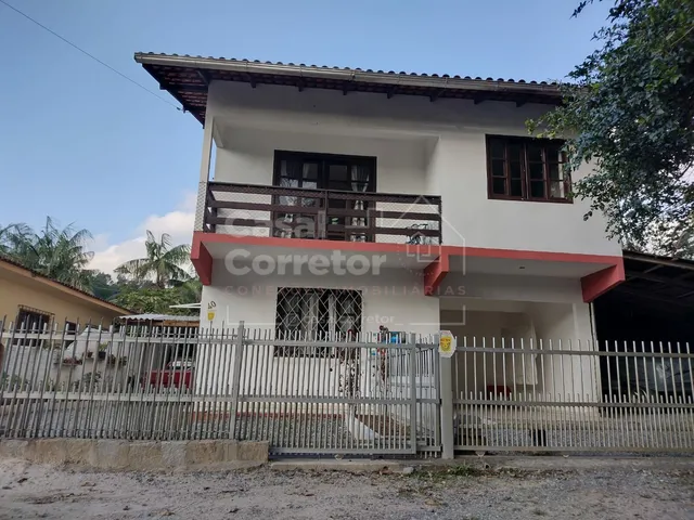 Imagem 8: CASA DE ALVENARIA DE 180m² COM TRÊS DORMITÓRIOS SENDO UMA SUÍTE