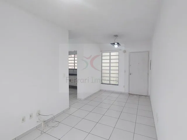 Imagem: O apartamento possui 2 Dormitórios, 1 Banheiro, 1 Vaga na