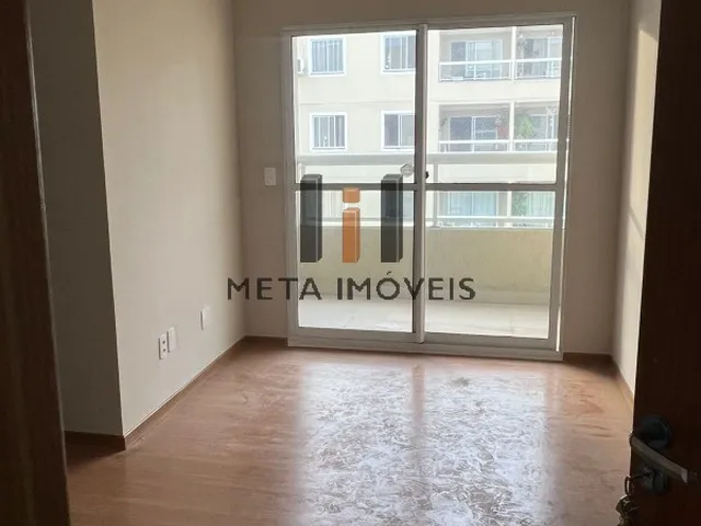 Imagem: O apartamento possui 2 Dormitórios, 1 Banheiro, 1 Vaga na