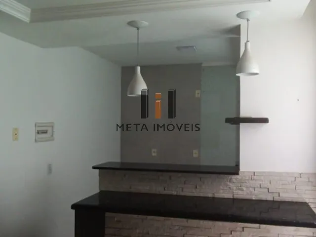 Imagem: O apartamento possui 2 Dormitórios, 1 Banheiro, 1 Vaga na