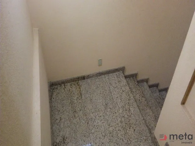 Imagem 11: Conjunto de 9 salas comerciais com recepção banheiros e cozinha. No centro comercial de