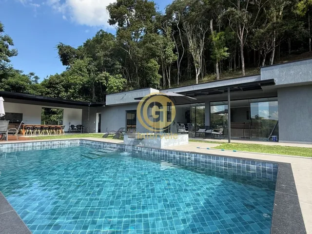 Imagem: Casa de Alto Padrão em Guararema 3 Quartos