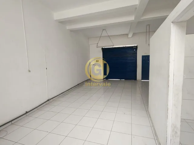 Imagem: A loja possui 2 Banheiros, 80m² de Área e está