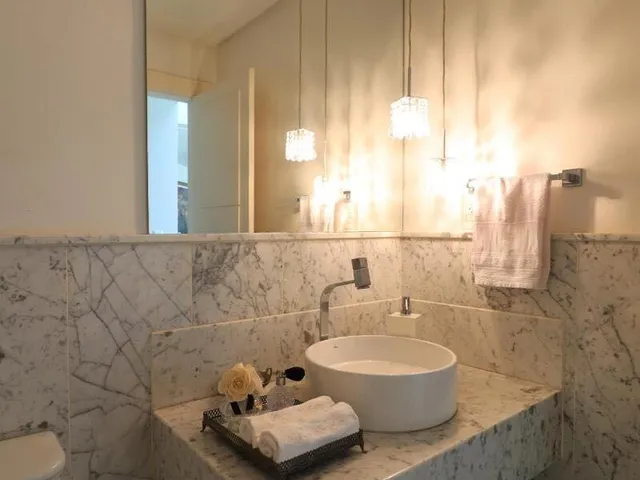 Imagem 4: Vendo Casa com 502 de área construída com 5 suites, 3 vagas em condomínio no