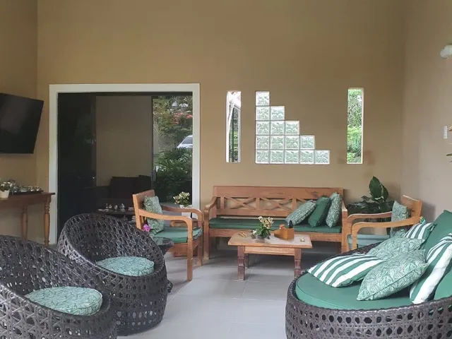 Imagem 2: Vendo Linda casa térrea em Condomínio com 4/4, 2 suítes - Lauro de Freitas