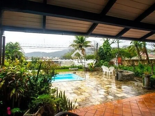 Imagem 1: Casa estilo Colonial Frente à Lagoa da Conceição