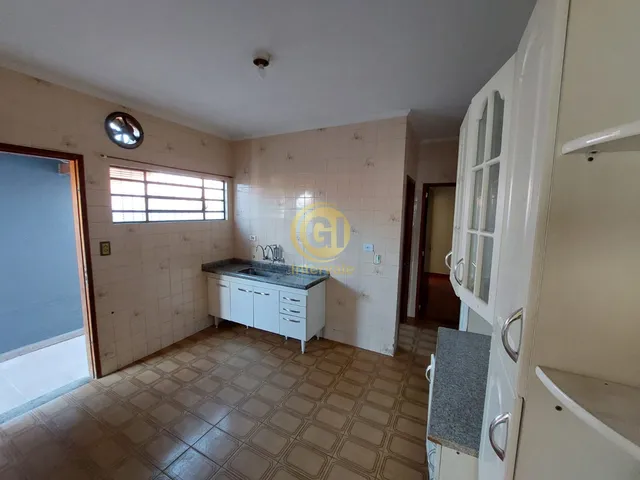 Imagem 2: Imóvel À Venda em Jacareí-Sp: Casa Ampla com 3 Quartos, 1 Suíte e 3 Vagas na Cidade Jardim!