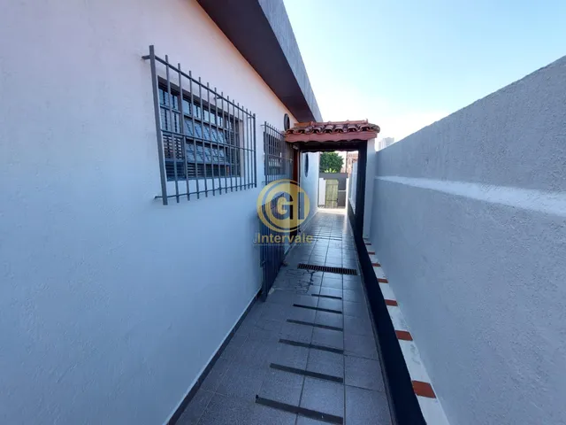 Imagem 5: Imóvel À Venda em Jacareí-Sp: Casa Ampla com 3 Quartos, 1 Suíte e 3 Vagas na Cidade Jardim!