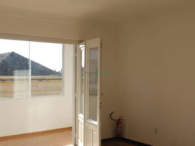 Imagem 4: APARTAMENTO Apartamento com 3 dormitórios