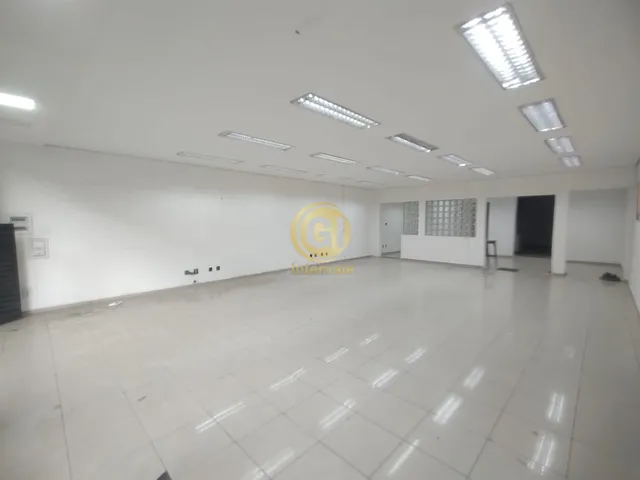Imagem: A loja possui 2 Dormitórios, 3 Banheiros, 160m² de Área