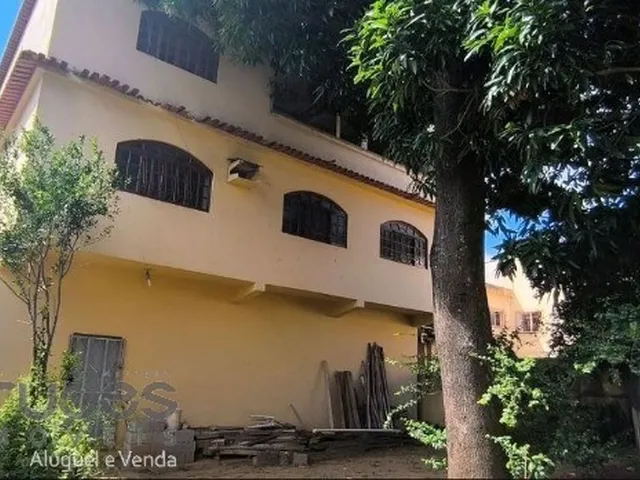 Imagem 2: Prédio com 3 andares para venda em Cariacica, sendo 2 paramentos de 80m² cada e uma