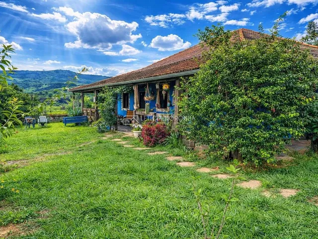 Imagem: Sítio com 6 quartos à Venda, Zona Rural