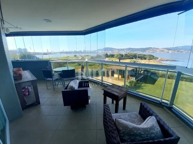 Imagem: O apartamento possui 3 Dormitórios, 3 Suítes, 4