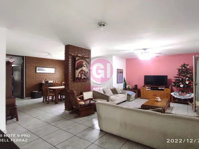 Imagem 4: Casa a venda proximo ao centro com 415m² total de terreno, ideal para moradia ou