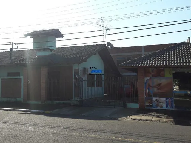 Imagem: Casa com Sala comercial com 3 Dormitorio(s)