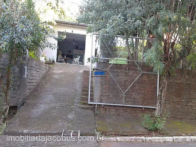 Imagem: Casa de Alvenaria com 3 Dormitorio(S) Localizado(A)