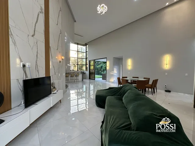 Imagem 7: Casa Linear com 4 Suítes e Amplo Quintal no Condomínio Riviera Park