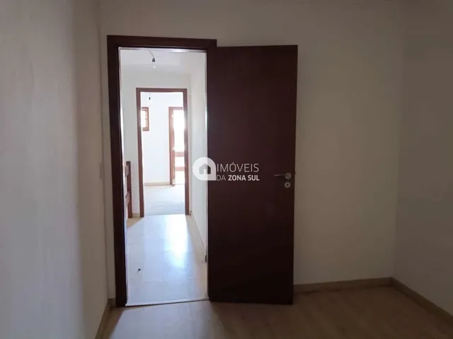 Imagem 3: Casa à venda no bairro Guarujá - Porto Alegre/RS