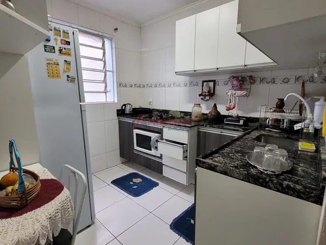 Imagem 6: Apartamento Central , Com dois dormitórios ,dependência completa ,sala ,área de