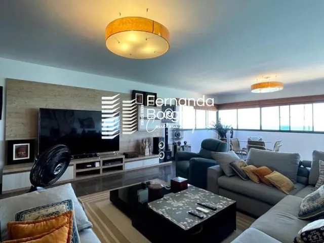 Imagem: A casa possui 5 Dormitórios, 4 Suítes, 2 Banheiros, 6