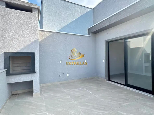 Imagem 12: Imperdível Casa à Venda em Curitiba-PR, Bairro Uberaba - 3 Quartos, 3 Suítes, 4 Salas