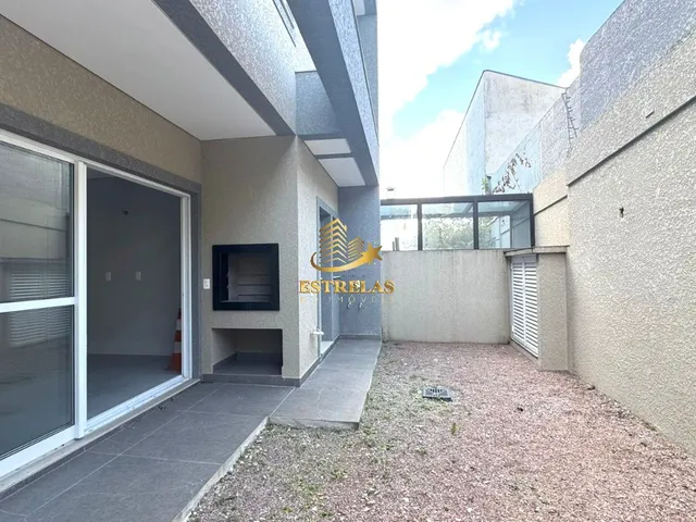 Imagem 2: Impecável casa à venda em Curitiba-PR, bairro Uberaba: 4 quartos, 4 suítes, 3 salas, 6