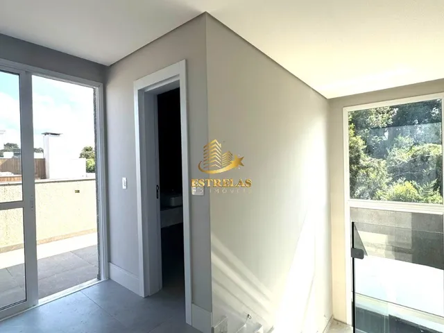 Imagem 14: Impecável casa à venda em Curitiba-PR, bairro Uberaba: 4 quartos, 4 suítes, 3 salas, 6