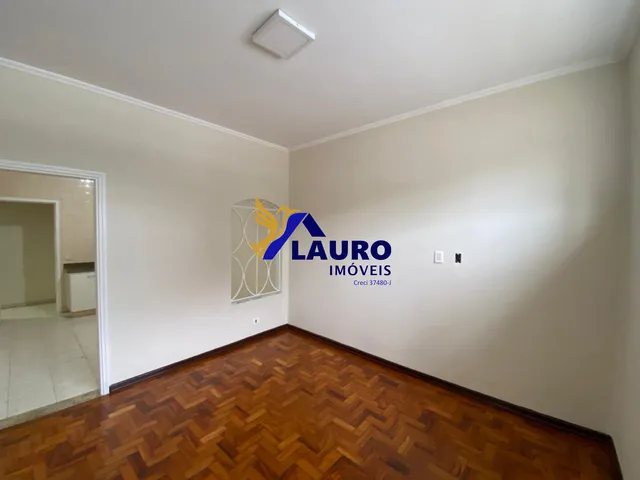Imagem 3: Casa Comercial À Venda no Centro de Vinhedo-Sp: 2 Quartos, 1 Sala, 1 Banheiro, 1 Vaga, 106M² de Área. Venha Conferir!