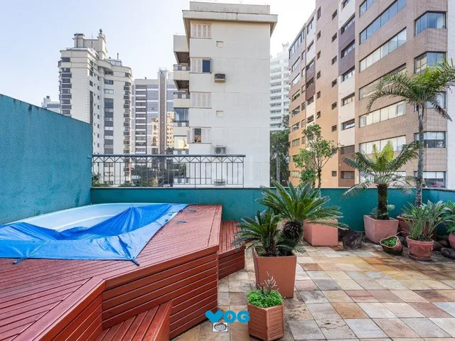 Imagem: A casa possui 3 Dormitórios, 1 Suíte, 4 Banheiros, 2