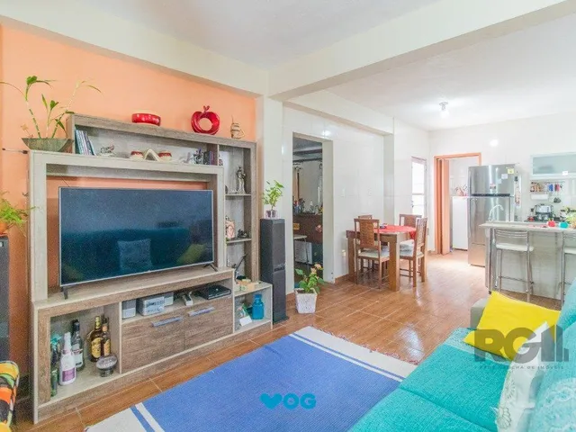Imagem: Casa com 3 dormitórios e 3 vagas no bairro