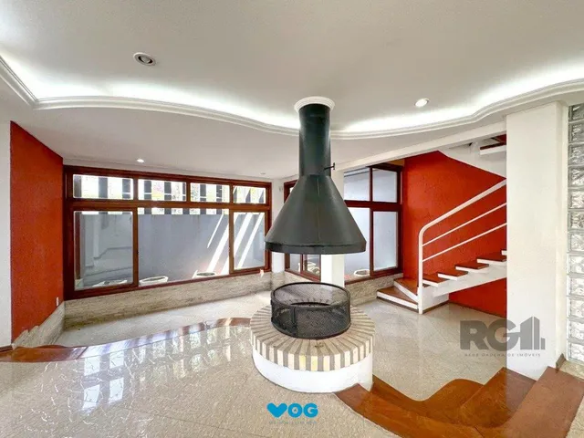 Imagem 3: Com 4 suítes espaçosas, incluindo uma master com closet