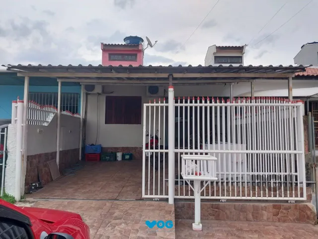 Imagem: Casa 2 dormitórios, vaga de garagem, Bairro
