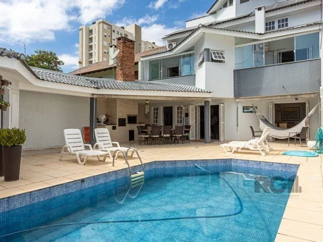 Imagem: Casa sobrado no Alto Petrópolis de 5 dormitórios
