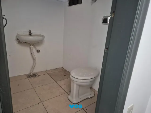 Imagem 2: Sala em andar alto, desocupada