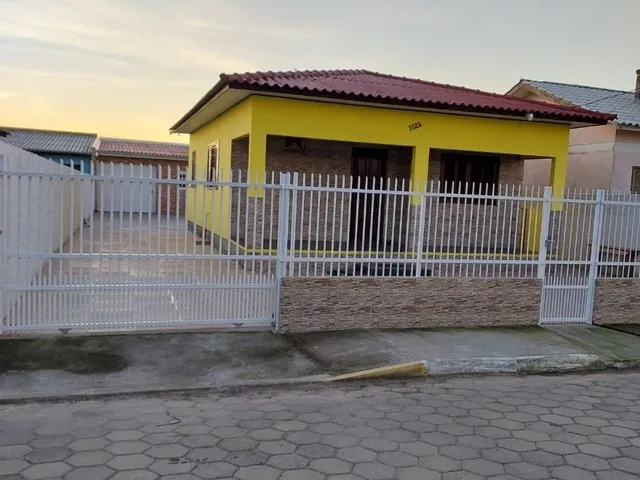 Imagem 1: Casa à venda, com piscina em Arroio do Silva, SC