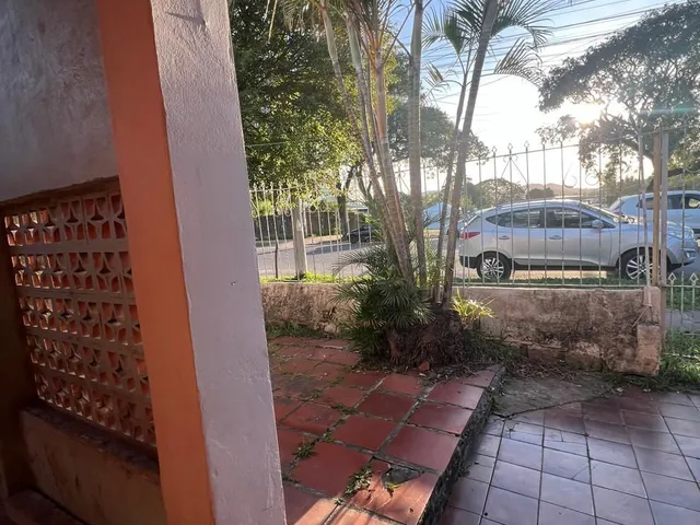 Imagem 1: Casa com 4 Dormitórios no Bairro Restinga