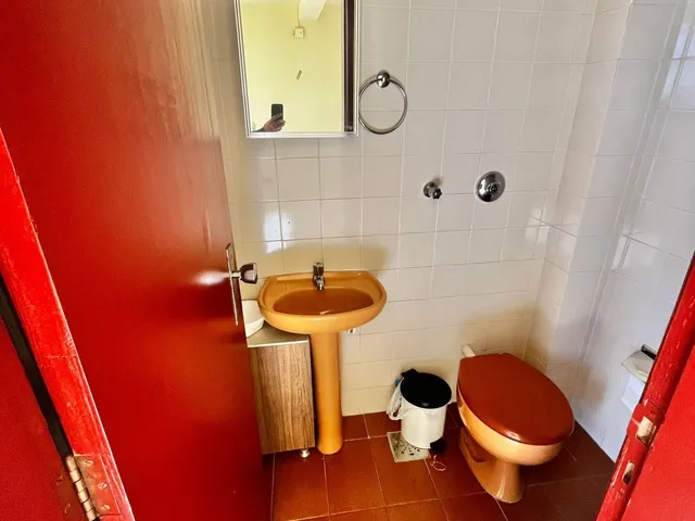 Imagem 6: Sala comercial, Av Assis Brasil, 34 m², prédio com elevador, sala com banheiro