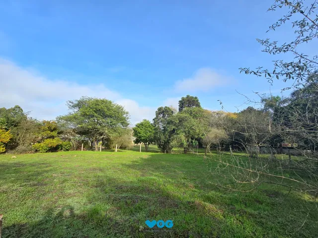 Imagem: A fazenda possui 3 Dormitórios, 1 Suíte, 2 Banheiros, 6