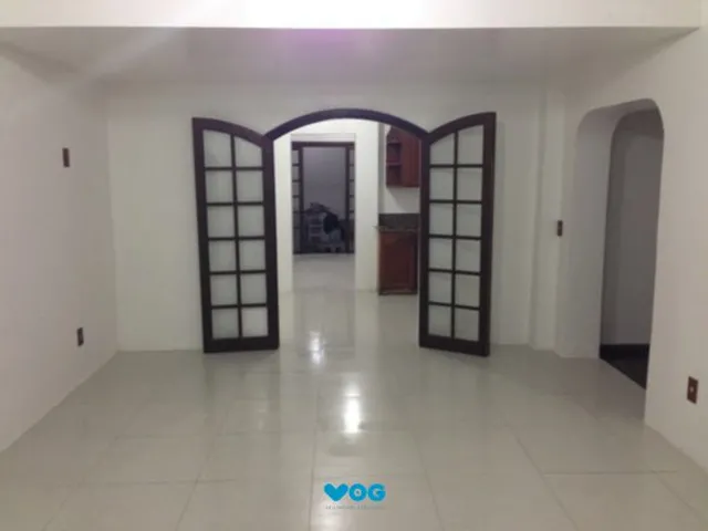 Imagem 5: Mansão com 05 Quartos no Bairro Partenon