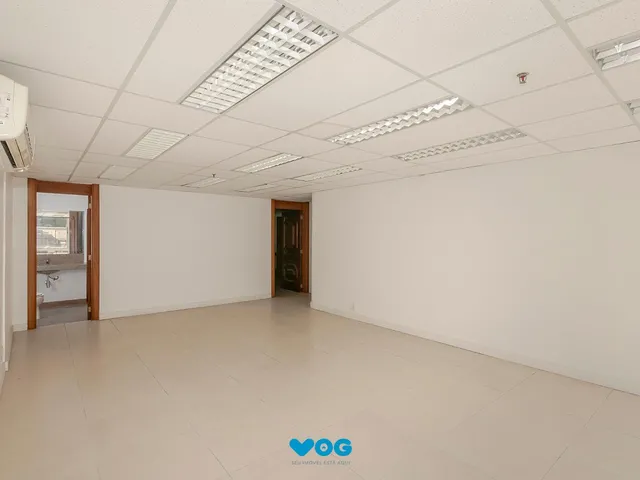 Imagem 2: Conjunto Comercial, meio andar inteiro com várias salas e salão!