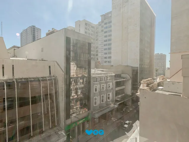 Imagem 12: Conjunto Comercial, meio andar inteiro com várias salas e salão!