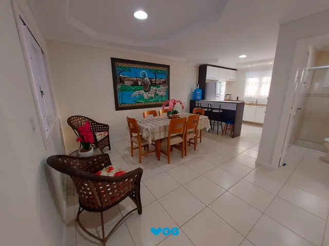 Imagem 3: Ótimo sobrado semi mobiliado, 4 dormitórios sendo uma suíte, com piscina, em fre