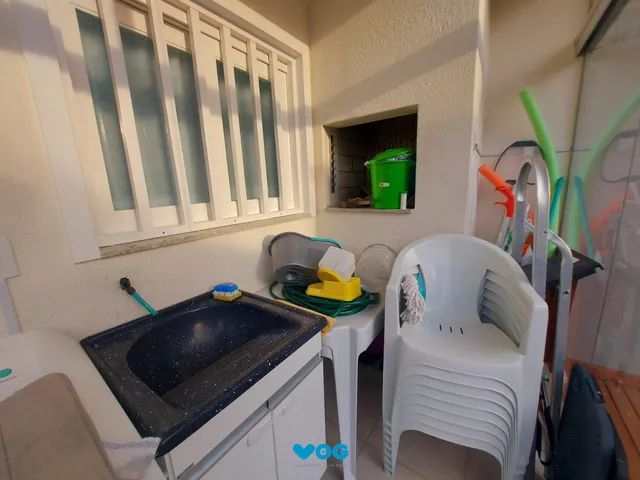 Imagem 5: Ótimo sobrado semi mobiliado, 4 dormitórios sendo uma suíte, com piscina, em fre
