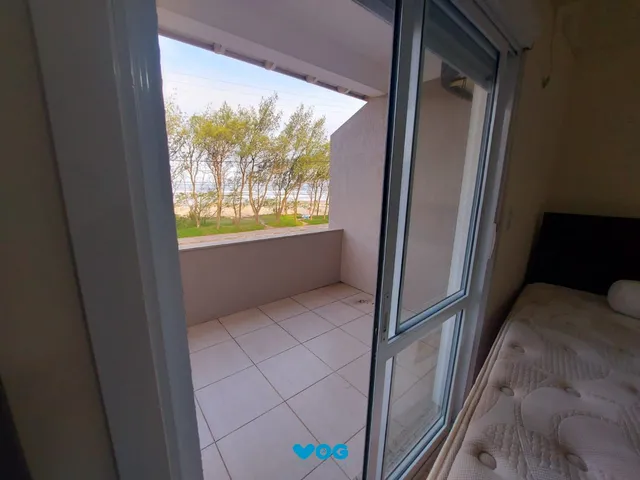 Imagem 8: Ótimo sobrado semi mobiliado, 4 dormitórios sendo uma suíte, com piscina, em fre